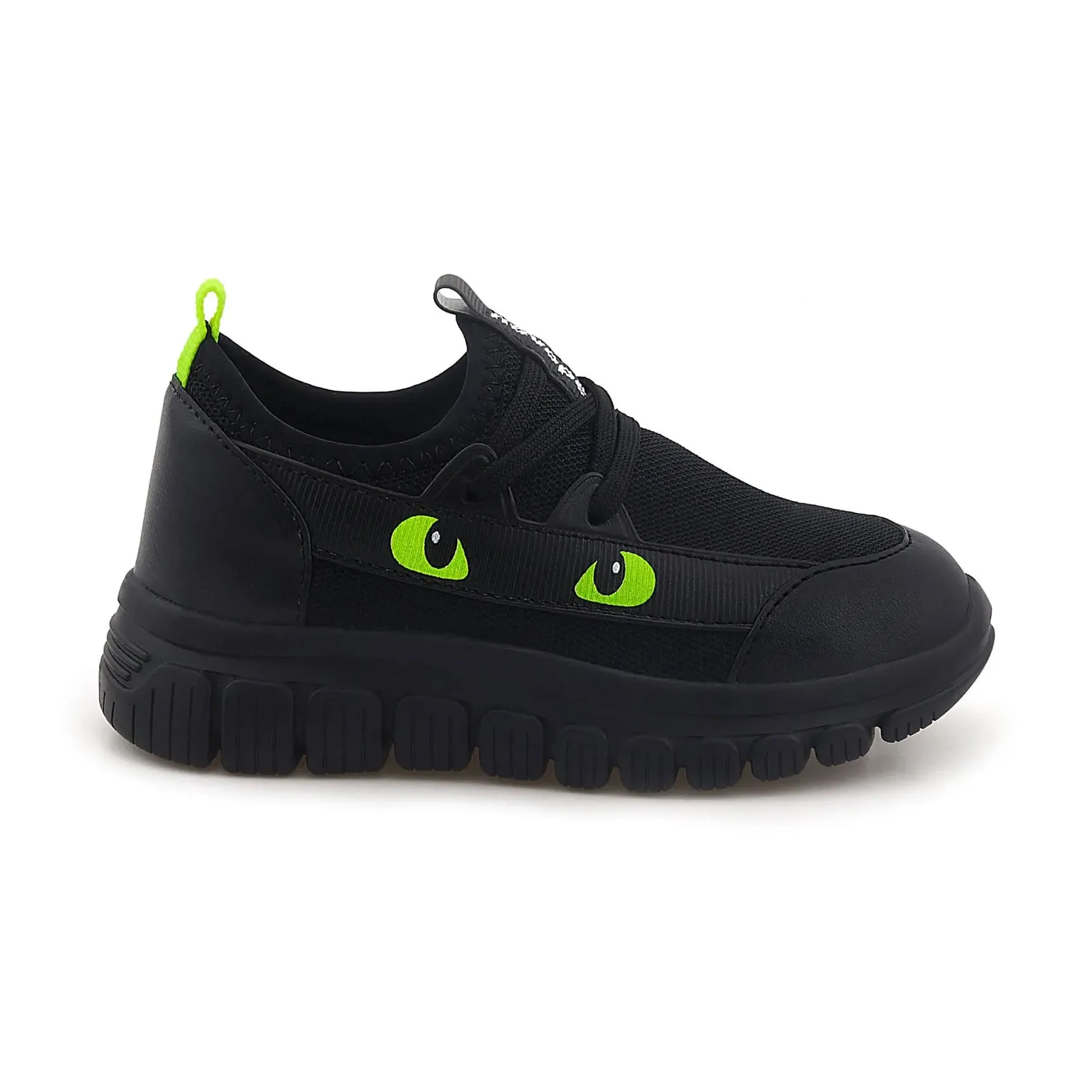 Tênis infantil Novopé LED preto vista lateral com detalhes verdes e solado iluminado